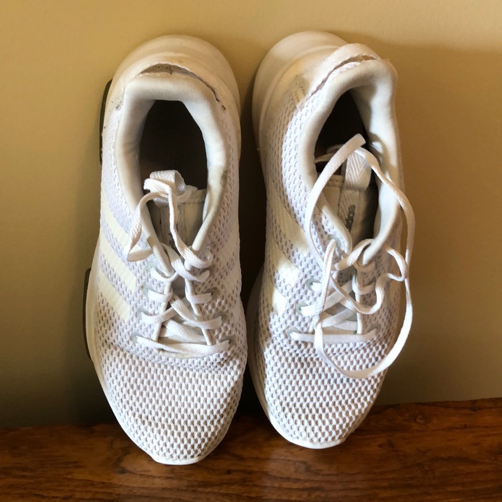 Adidas Cloudform Size 6 Women’s Tennis Shoes